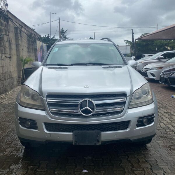 2008 Mercedes bbenz gl 450 front view