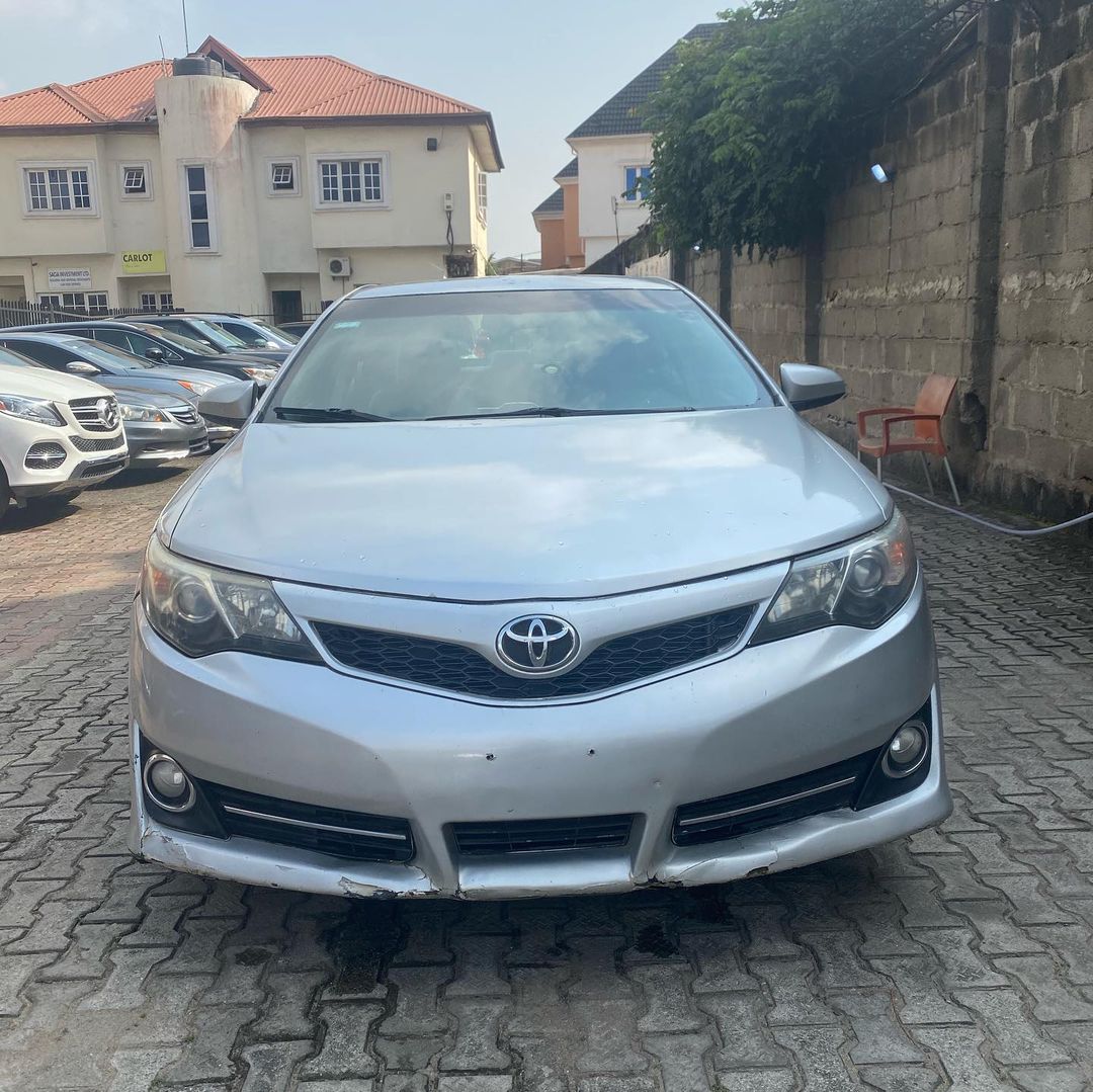 2012 toyota camry full view in lagos state