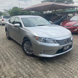 Lexus ES 350 FWD (Foreign used)