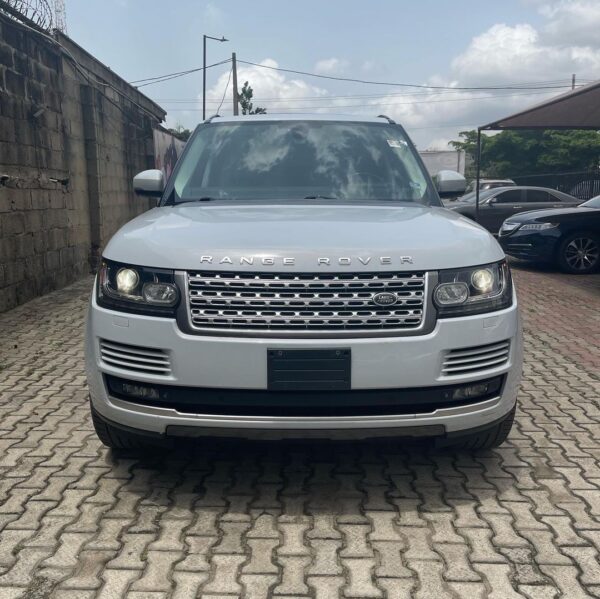 front view of 2015 range rover supercharge