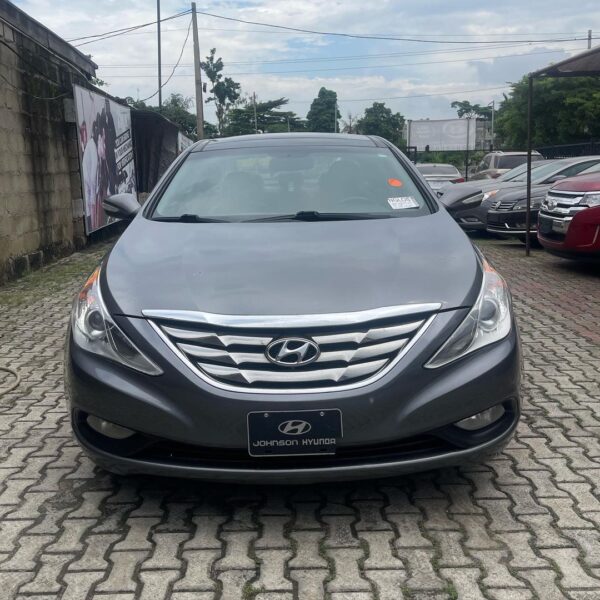 Hyundai Sonata front view