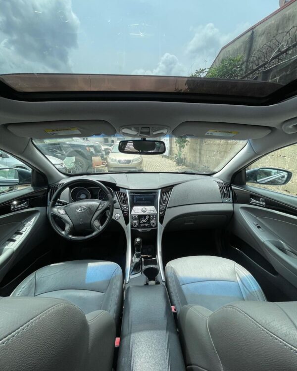 Hyundai Sonata interior dashboard view