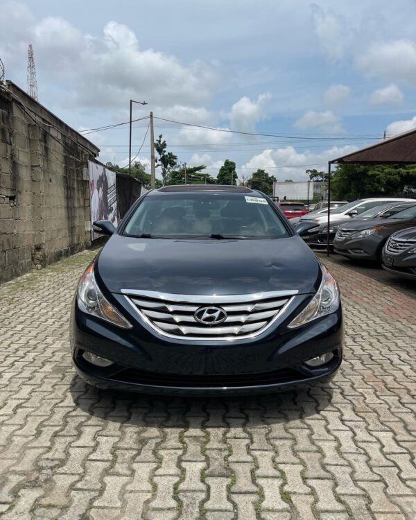 Hyundai Sonata front view