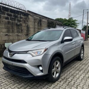 Toyota RAV4 LE (Nigerian used)